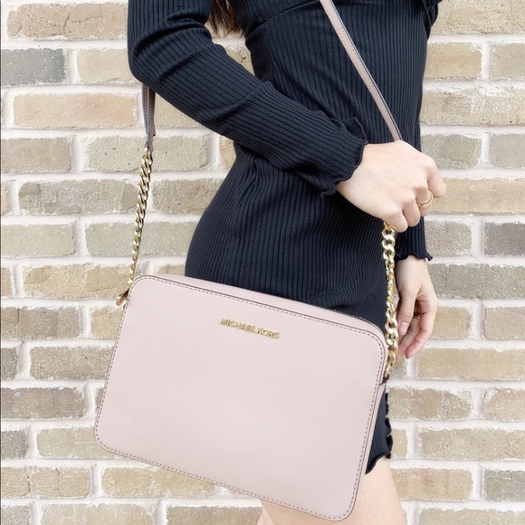 Gaby’sBags👜💕-Michael Kors Large Crossbody Fawn - Picture 2 of 5